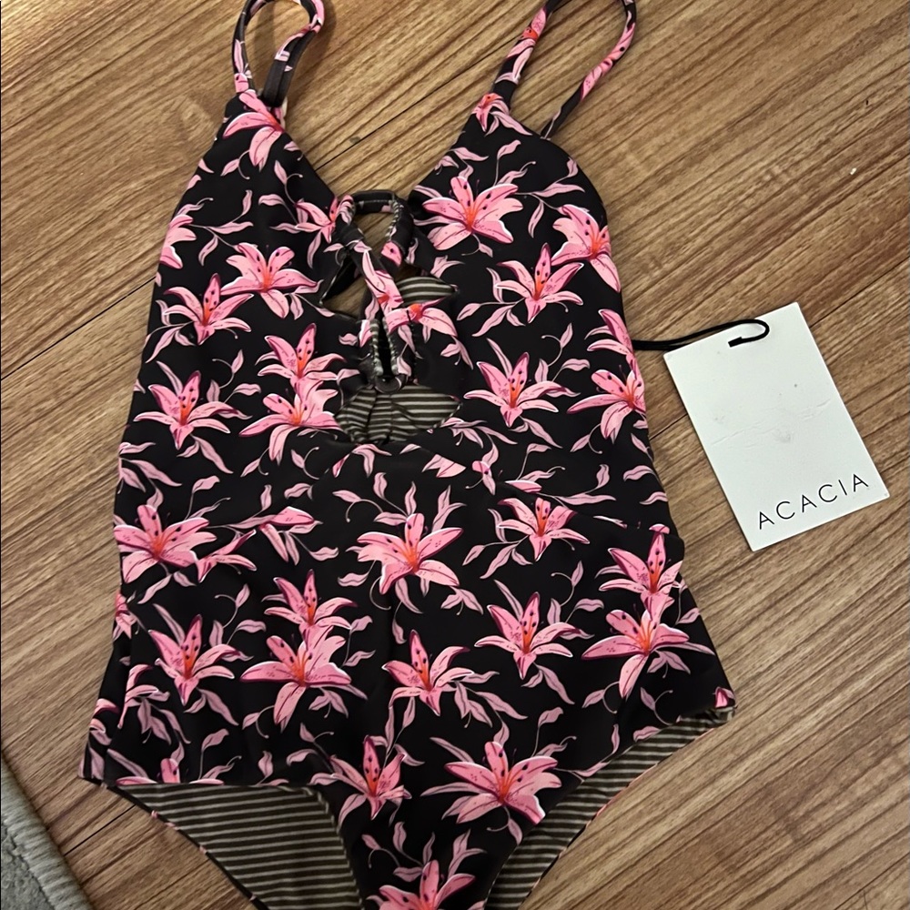 NWT Acacia Honey Madonna Kokomo size P